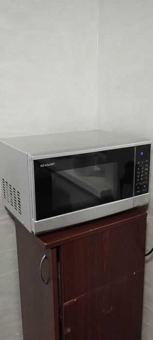 Продам мікрохвильову піч як нова