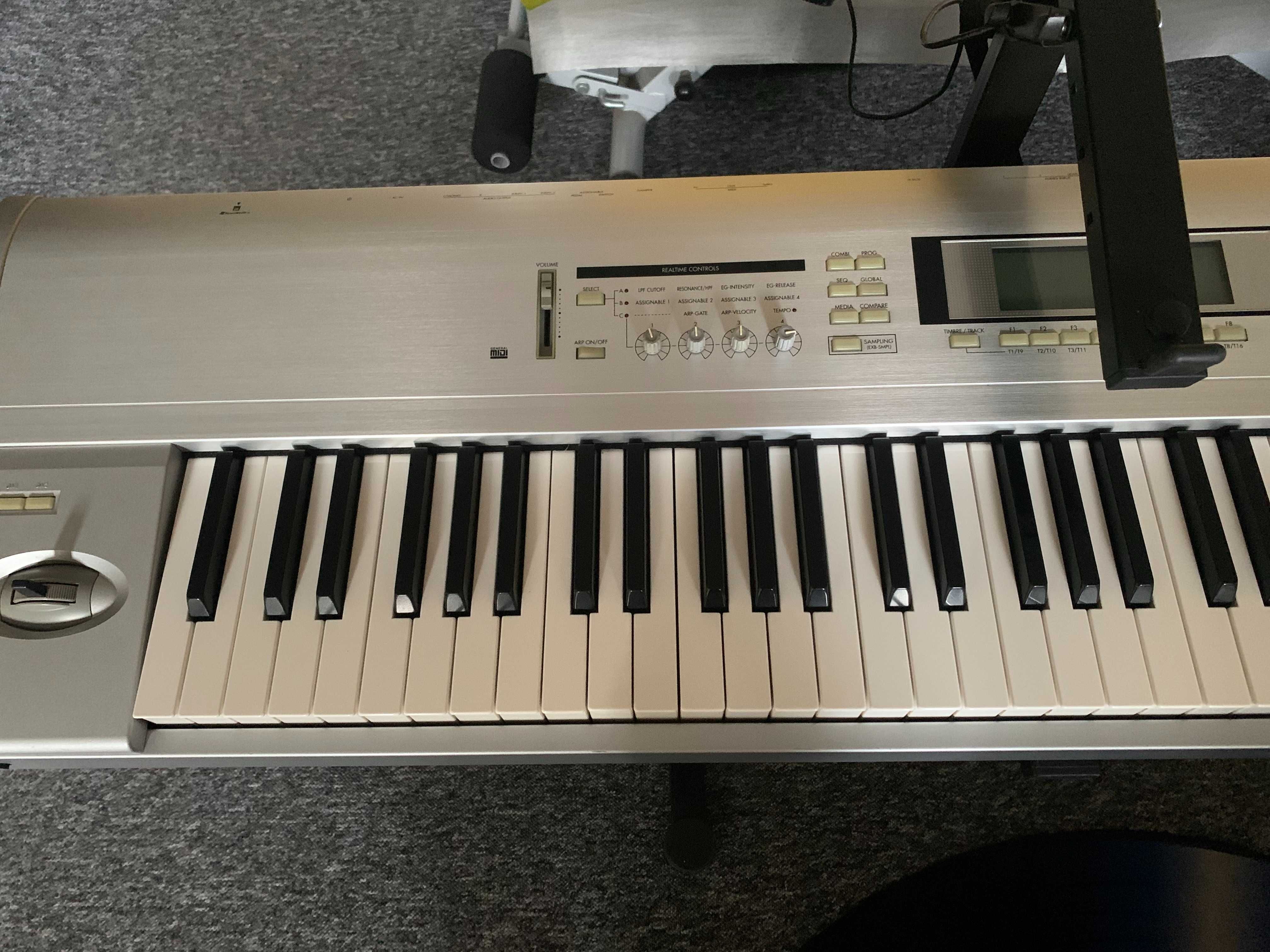 Korg Triton Le (Używany)