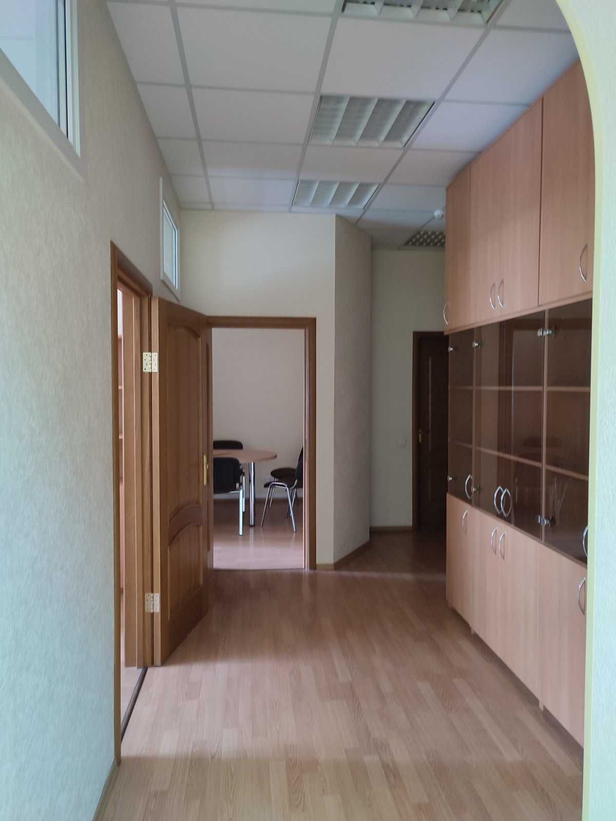 Офис с отдельным входом, 80 кв.м Андрея Шептицкого м. Левобережная