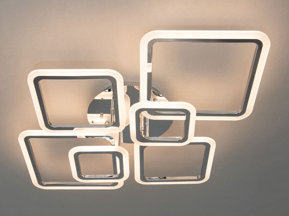 Ідеальна люстра для кімнати 105W світлодіодна з пультом