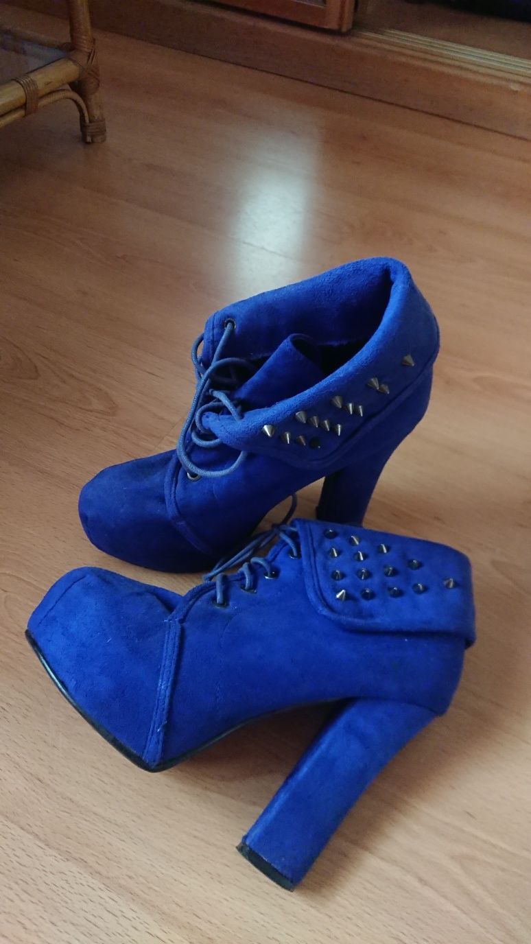 Bota azul bellissima