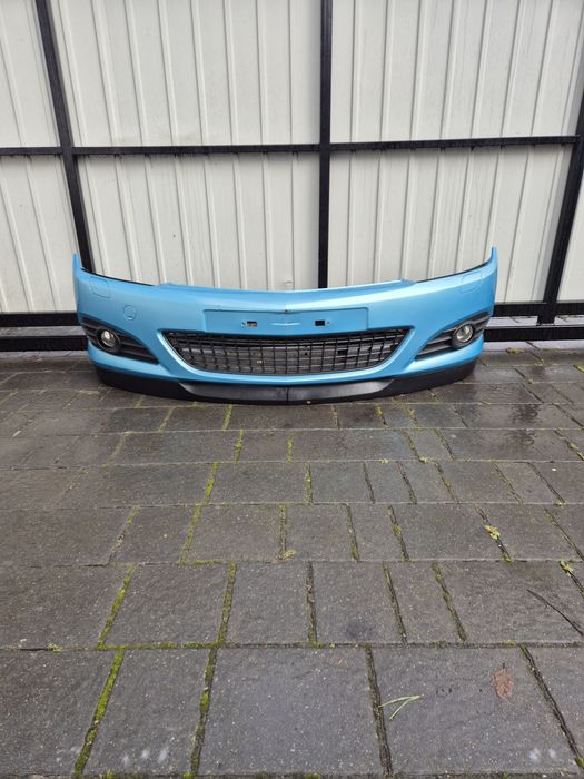 Zderzak przód przedni Opel astra h gtc cabrio spryski rok 10 kod Z21Z