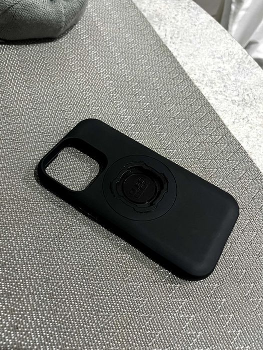 Etui Quadlock MAG Iphone 16 pro