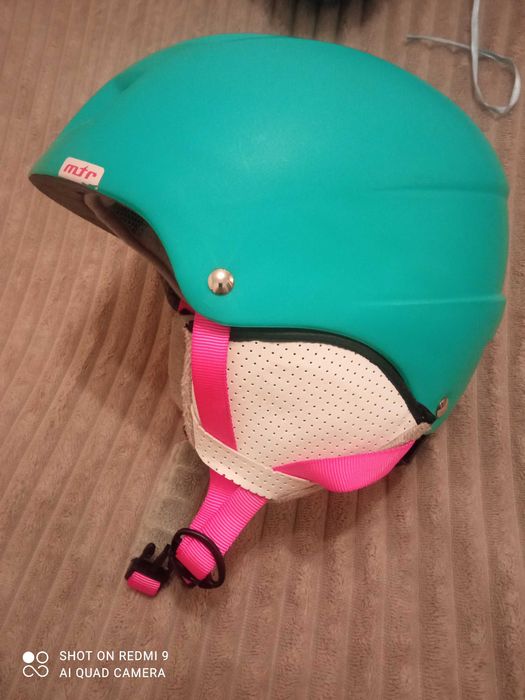 Kask narciarski rozm. 55-58 cm