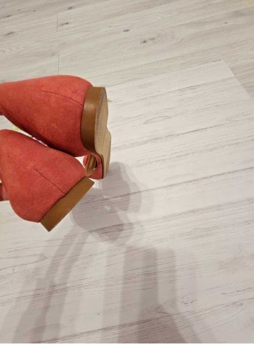 Жіноче взуття # сабо# мюлі# Mango