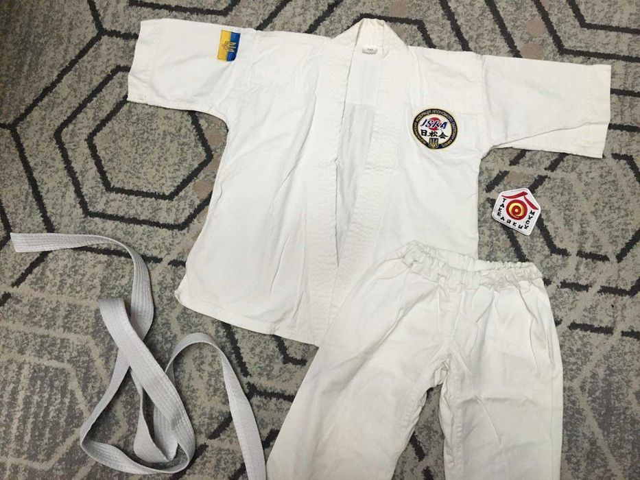 Кімоно на хлопчика 120 см. У відмінному стані