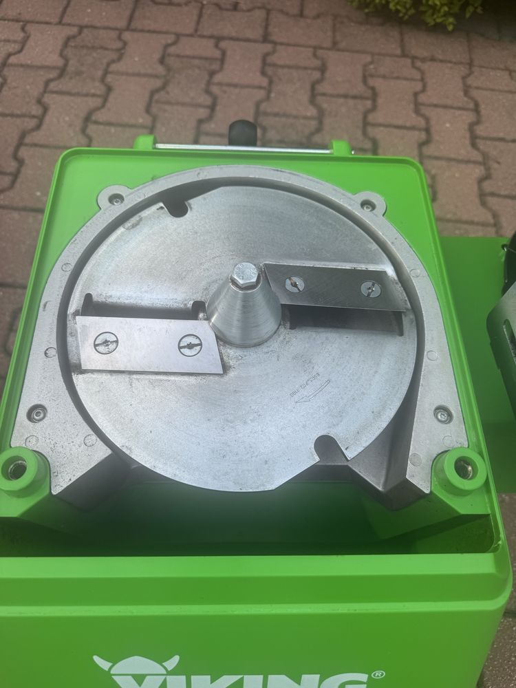Rozdrabniacz gałęzi, rębak spalinowy Viking GB370S