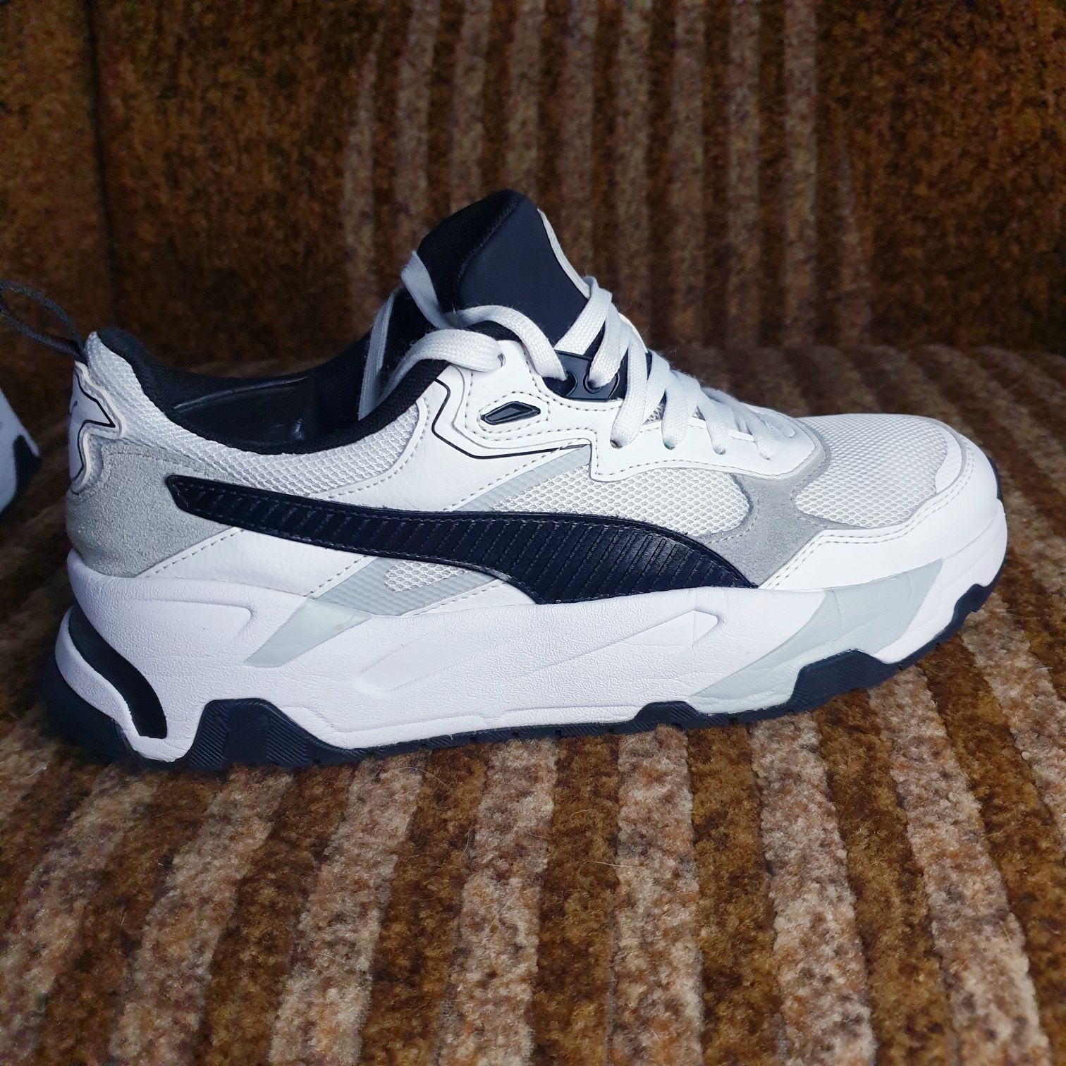 Оригінал на літо чоловічі кросівки білі Puma 42.5 42 27см спорт
