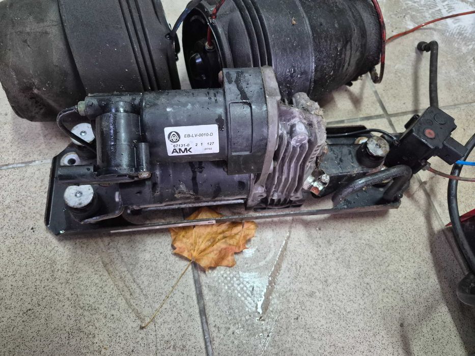 Pompa kompresor zawieszenia tył BMW 5 E60 E61