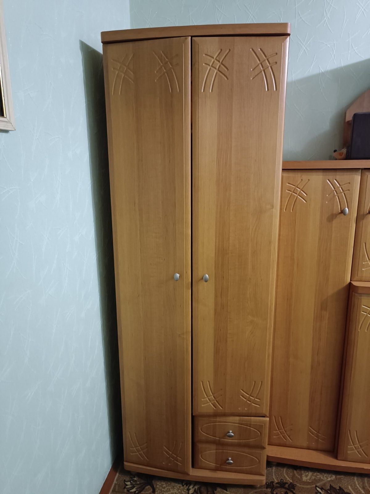 Стінка у вітальню