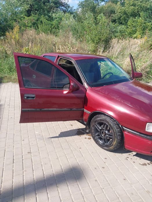 Opel vectra A 1.6 карб