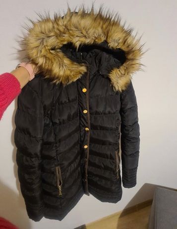 Czarny płaszcz kurtka pikowana z futerkiem bardzo ciepła czarna