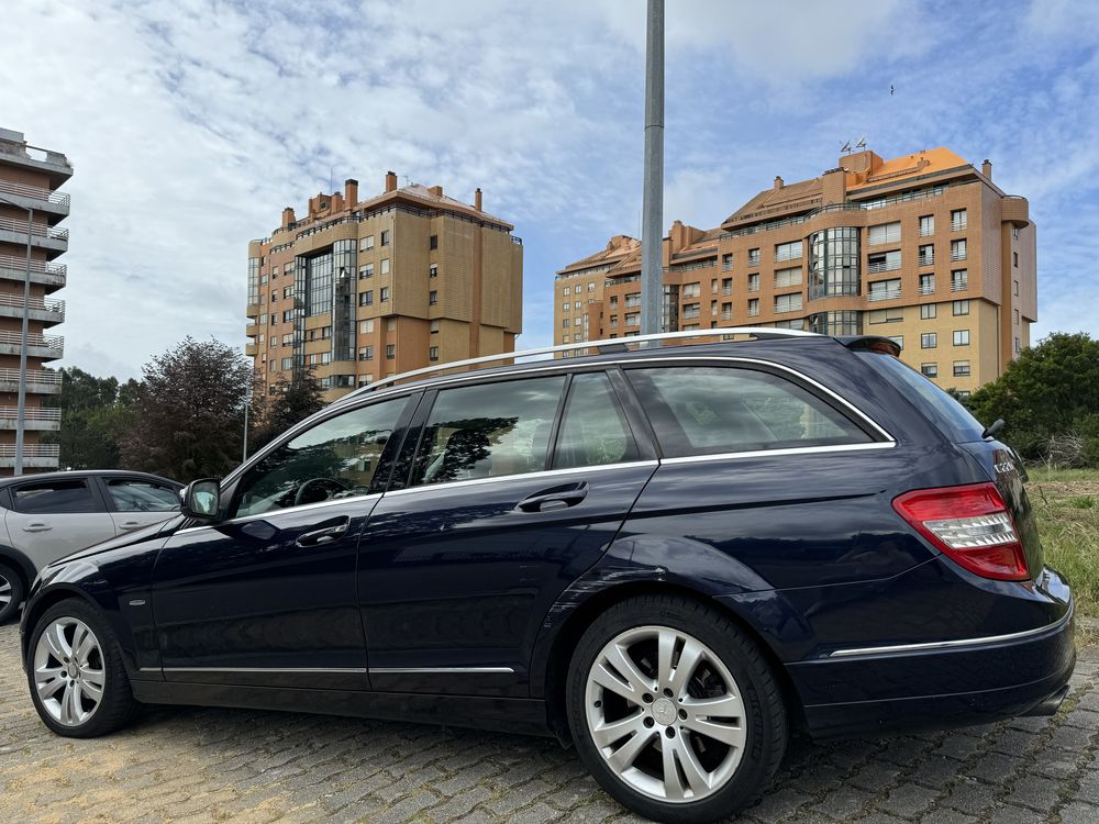 Mercedes c220 em bom estado e revisado, valor negociável