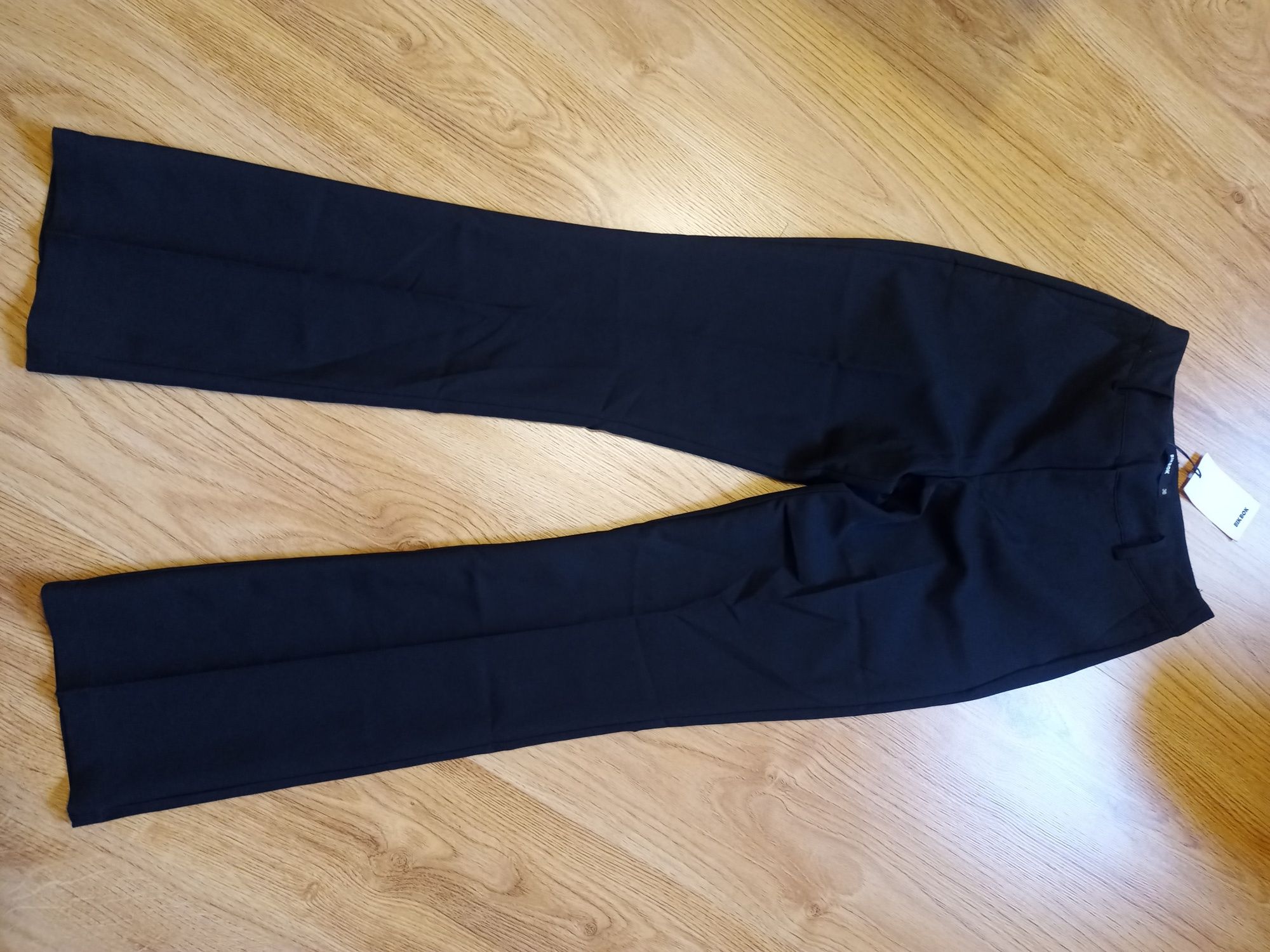 Eleganckie spodnie bootcut materiałowe Bik Bok 36