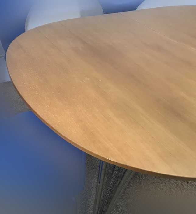 Mesa com tampo madeira