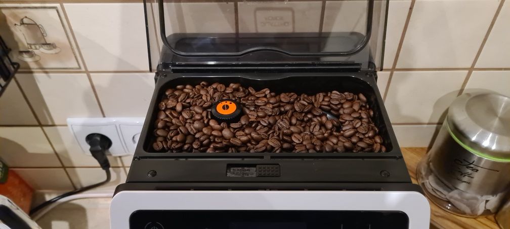 Sprzedam ekspres do kawy Krups EA8900