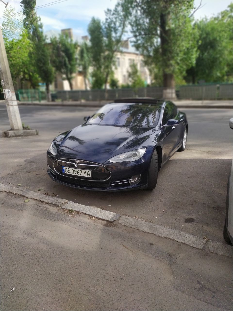 Продаю Теслу s 60