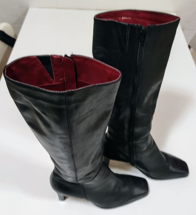 Botas pretas em pele (marca Winslow), muito bom estado (tamanho 39)