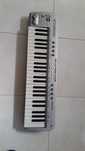 Behringer UMX49 usado - BAIXA DE PREÇO