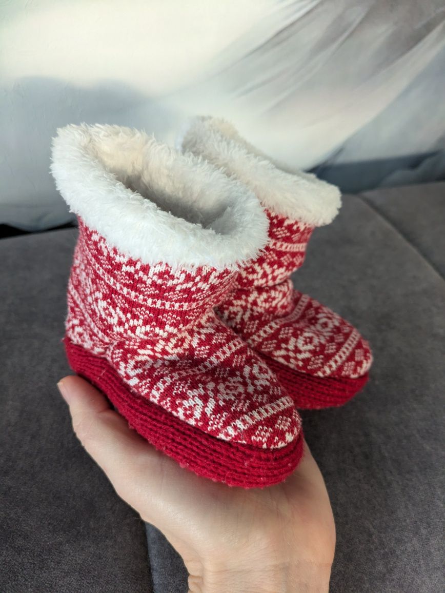 Kapcie świąteczne HM 18/19