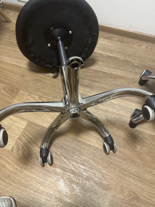 Стілець косметологічний. Стілець майстра