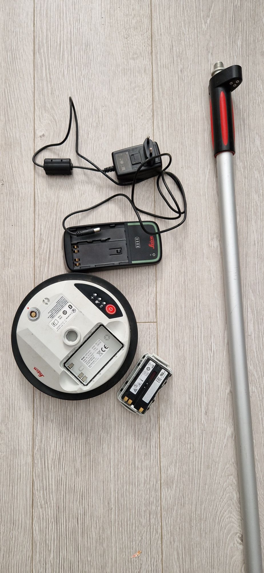GNSS/ RTK приймач Leica GG04