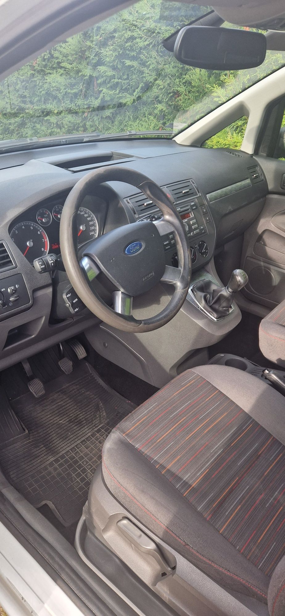 Ford C-Max 2007.