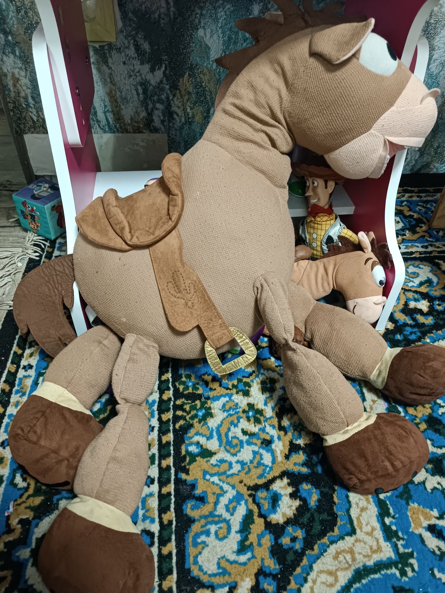 История игрушек pixar, баз лайтер, шериф Вуди, буслай яблочко