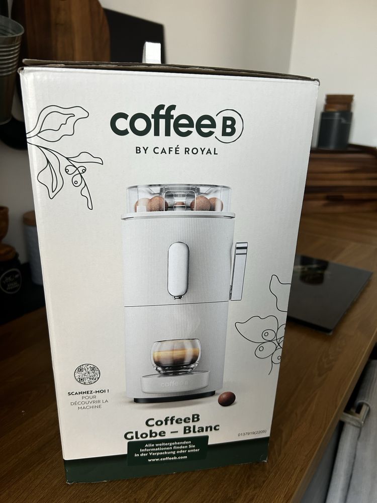 Coffee by Cafe Royal white