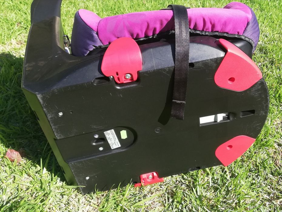 Cadeira Auto que Roda Bebé Confort Axiss