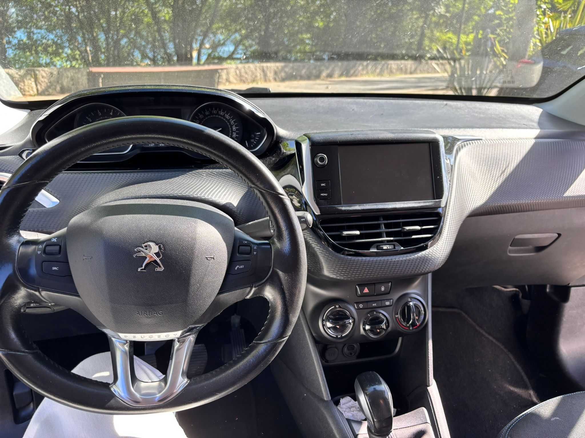 Peugeot 208 STYLE de 2018 com apenas 70 mil km