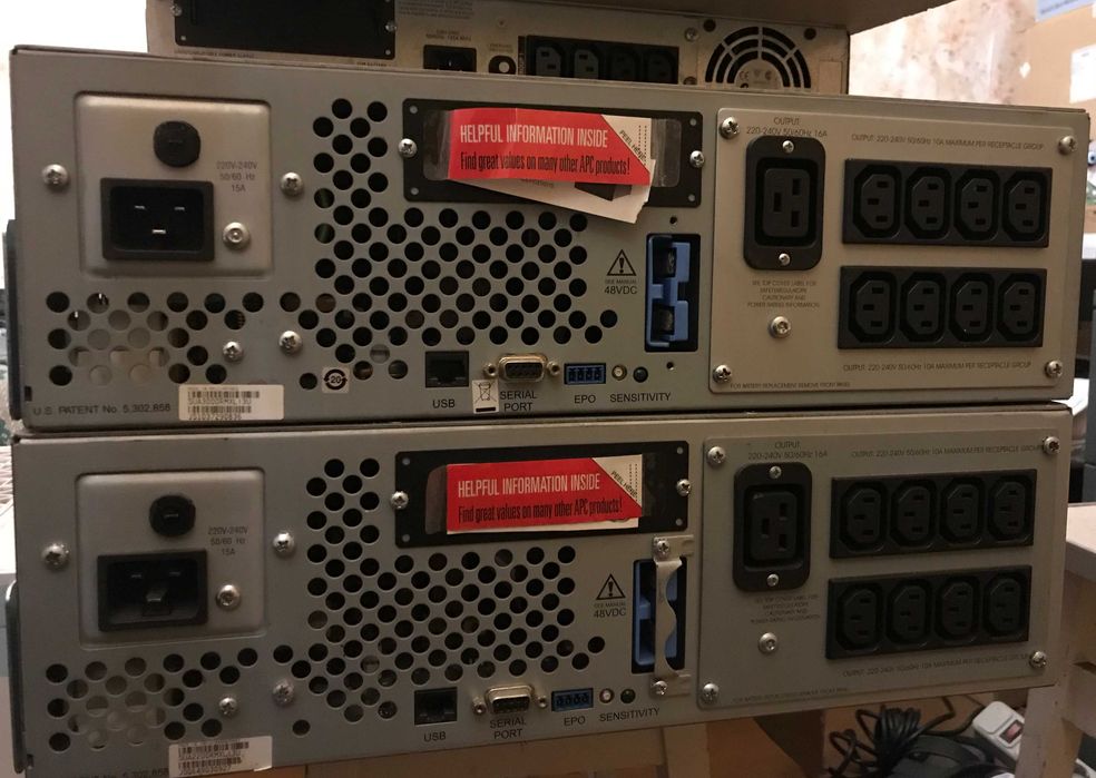 Источник бесперебойного питания 
APC Smart-UPS XL SUA3000RMXLI3U