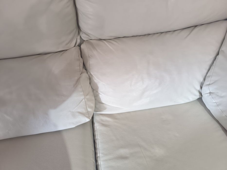 Vendo Sofá branco em Napa