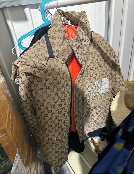 Botas e casaco the north face gucci