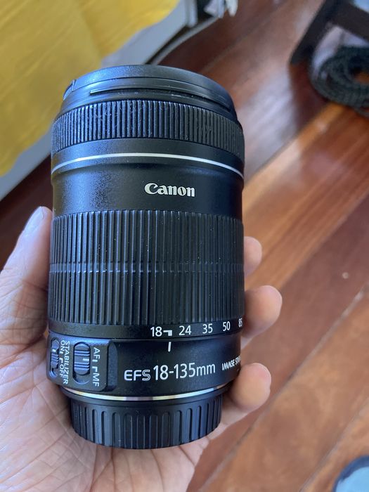 Objetiva Canon EF-S 18-135mm f/3,5-5.6 IS STM