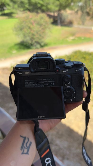 Camera sony A7III + lente sony fE 3.5, 28-70 EM PERFEITO ESTADO!