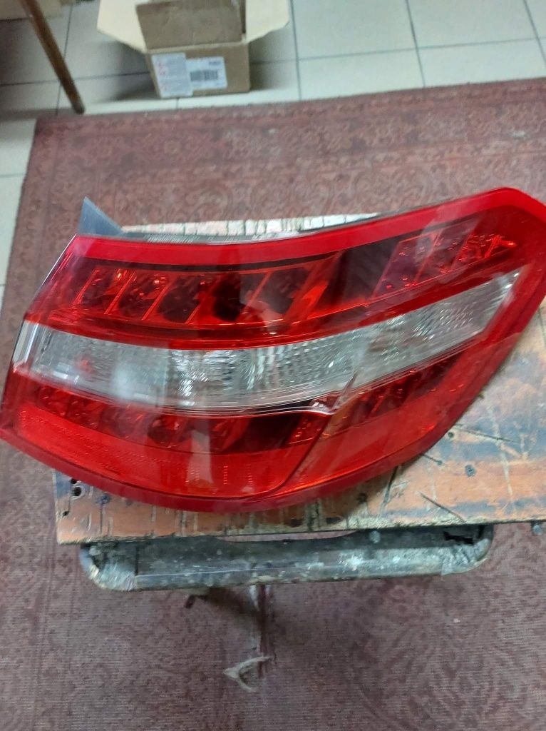 Lampa mercedes w212 tylna prawa