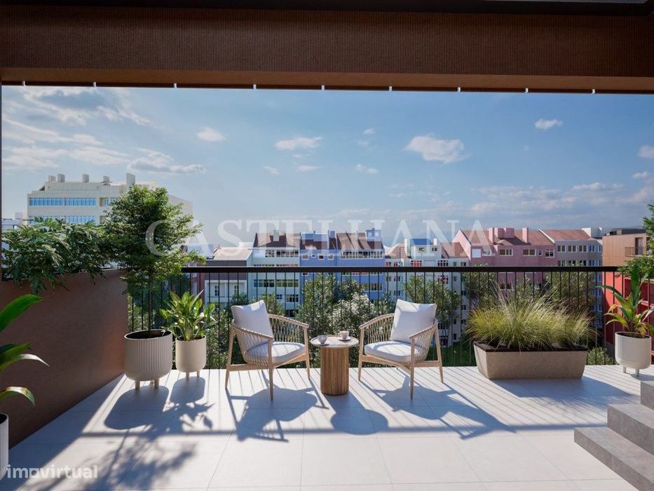 Apartamento T2 com área exterior e garagem no Areeiro, Lisboa