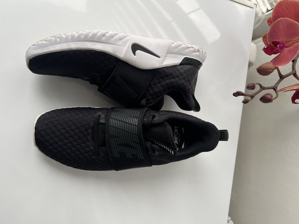 Кросівки NIKE