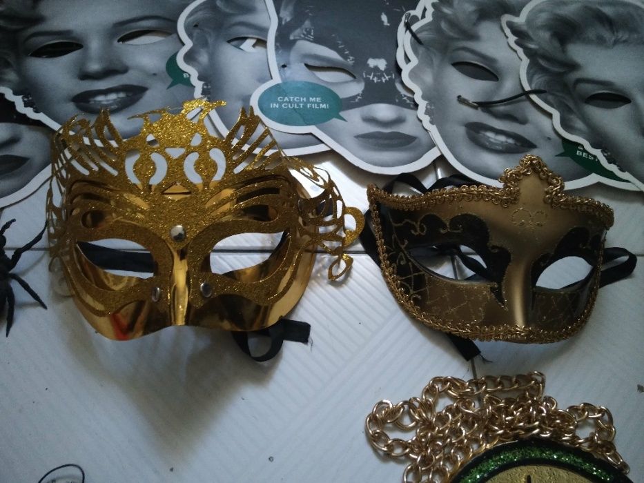 Máscaras de Veneza e adereços de Carnaval