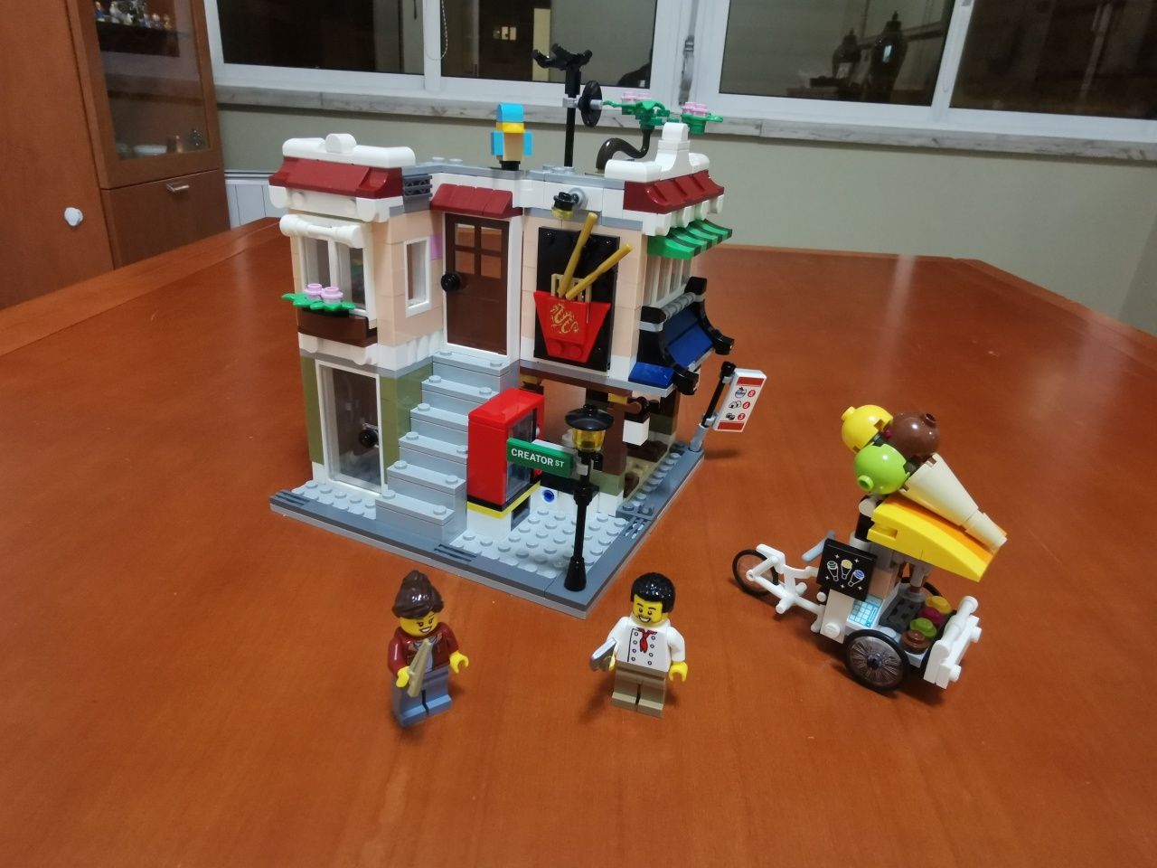Lego 31131 Downtown Noodle shop