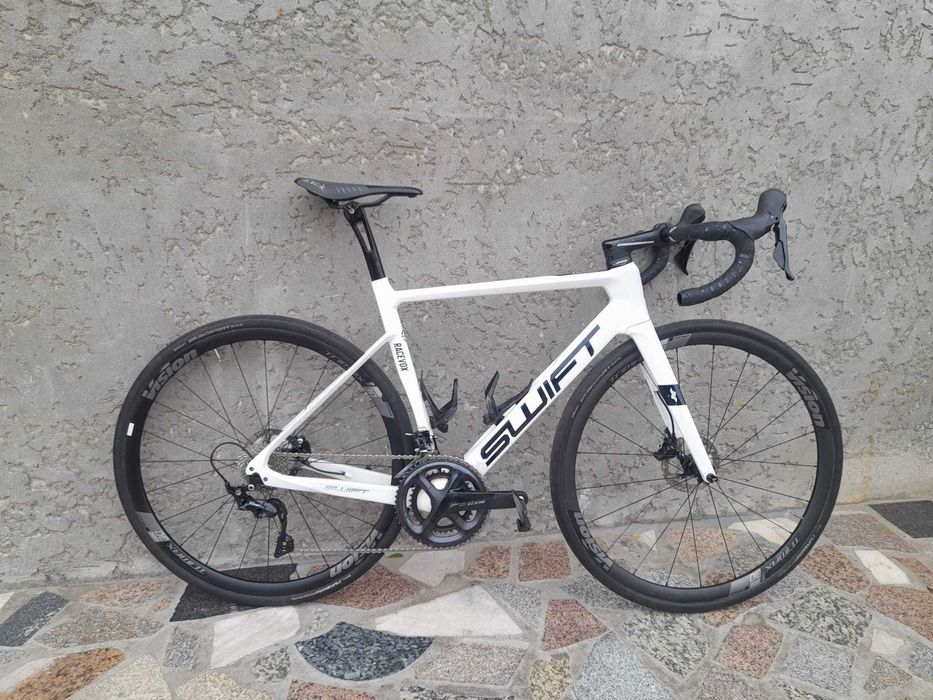 Bicicleta de corrida SWIFT