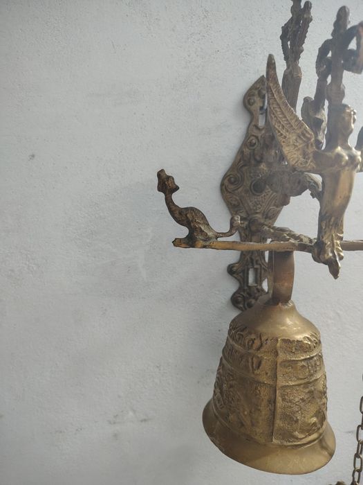 Mosiężny dzwon ścienny