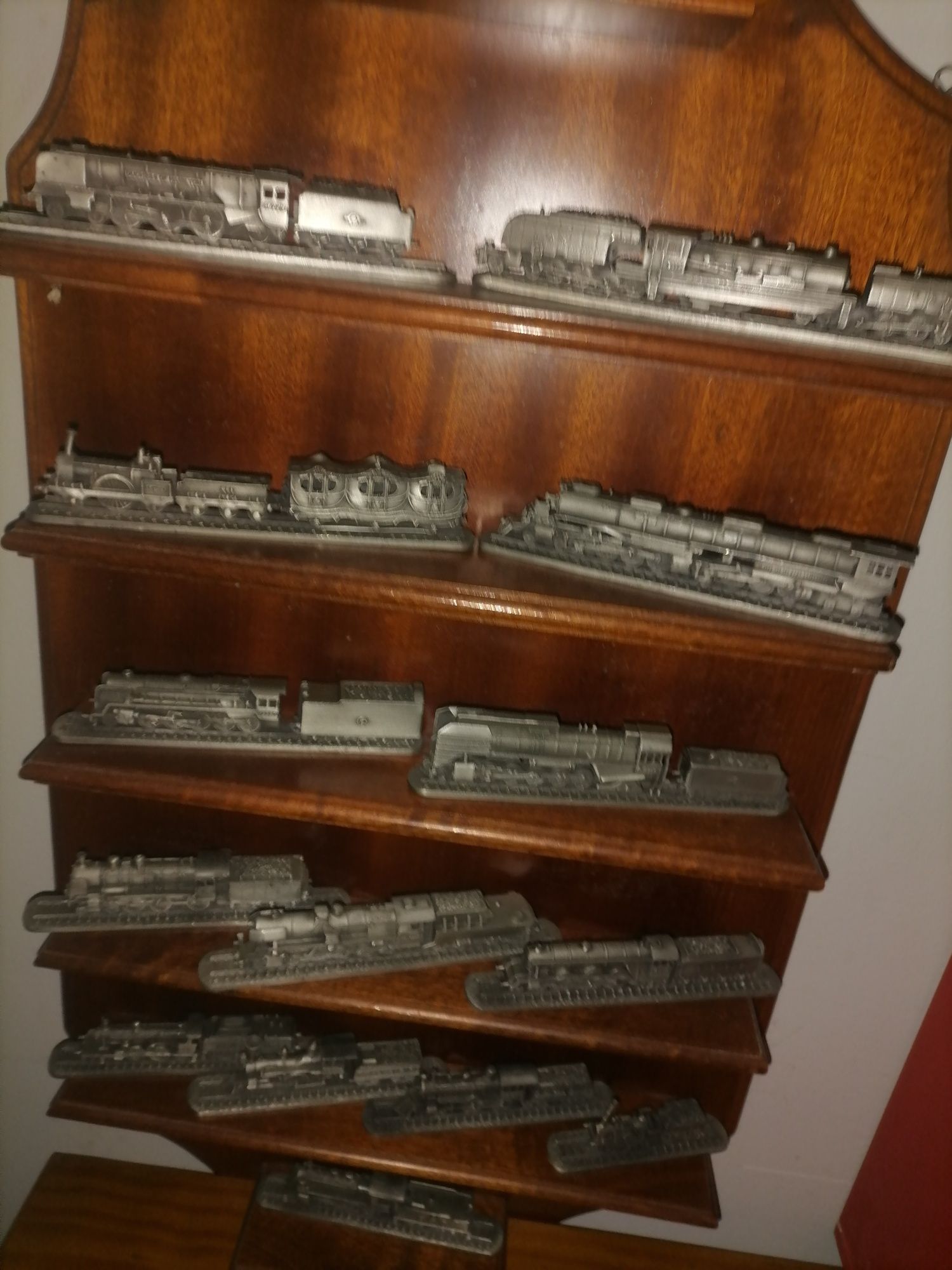 Coleção comboio locomotiva de estranho