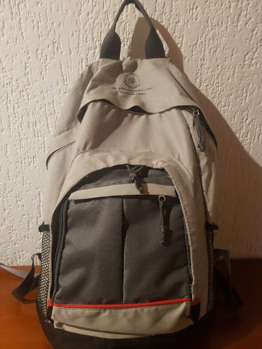 Mochila cor cinza oportunidade 10€
