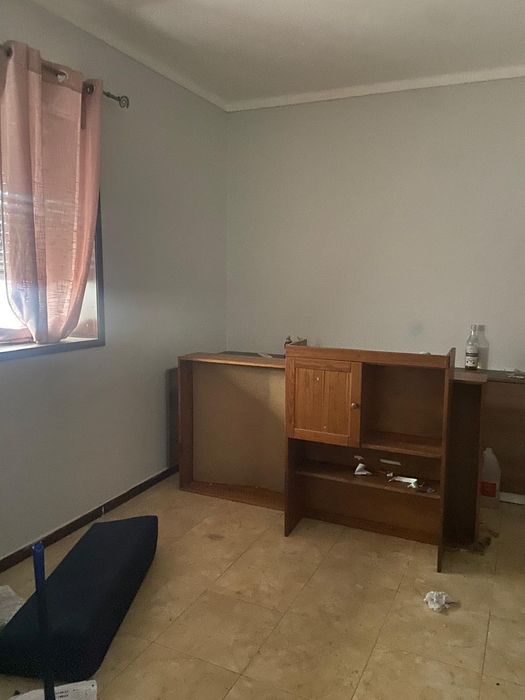 VENDE-SE MORADIA GEMINADA- VALADARES