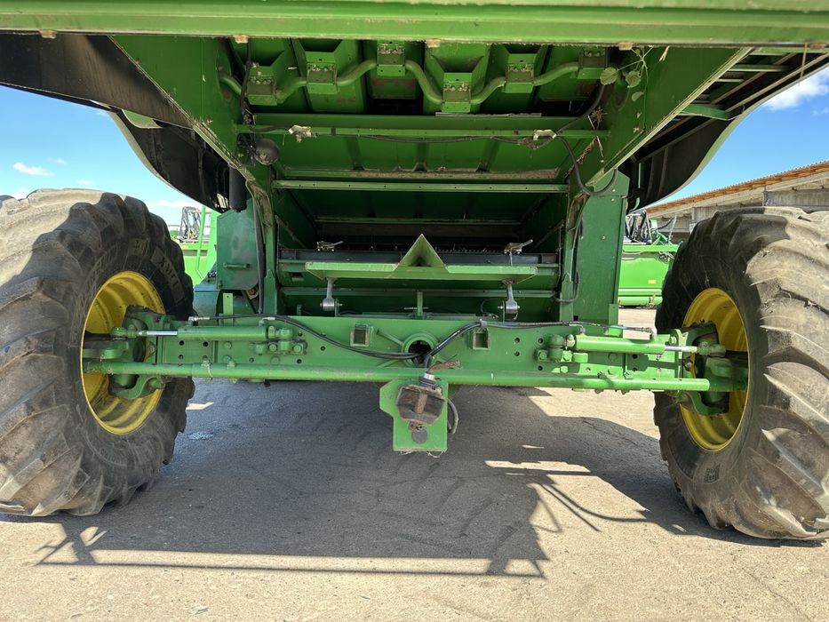 Комбайн John Deere W650