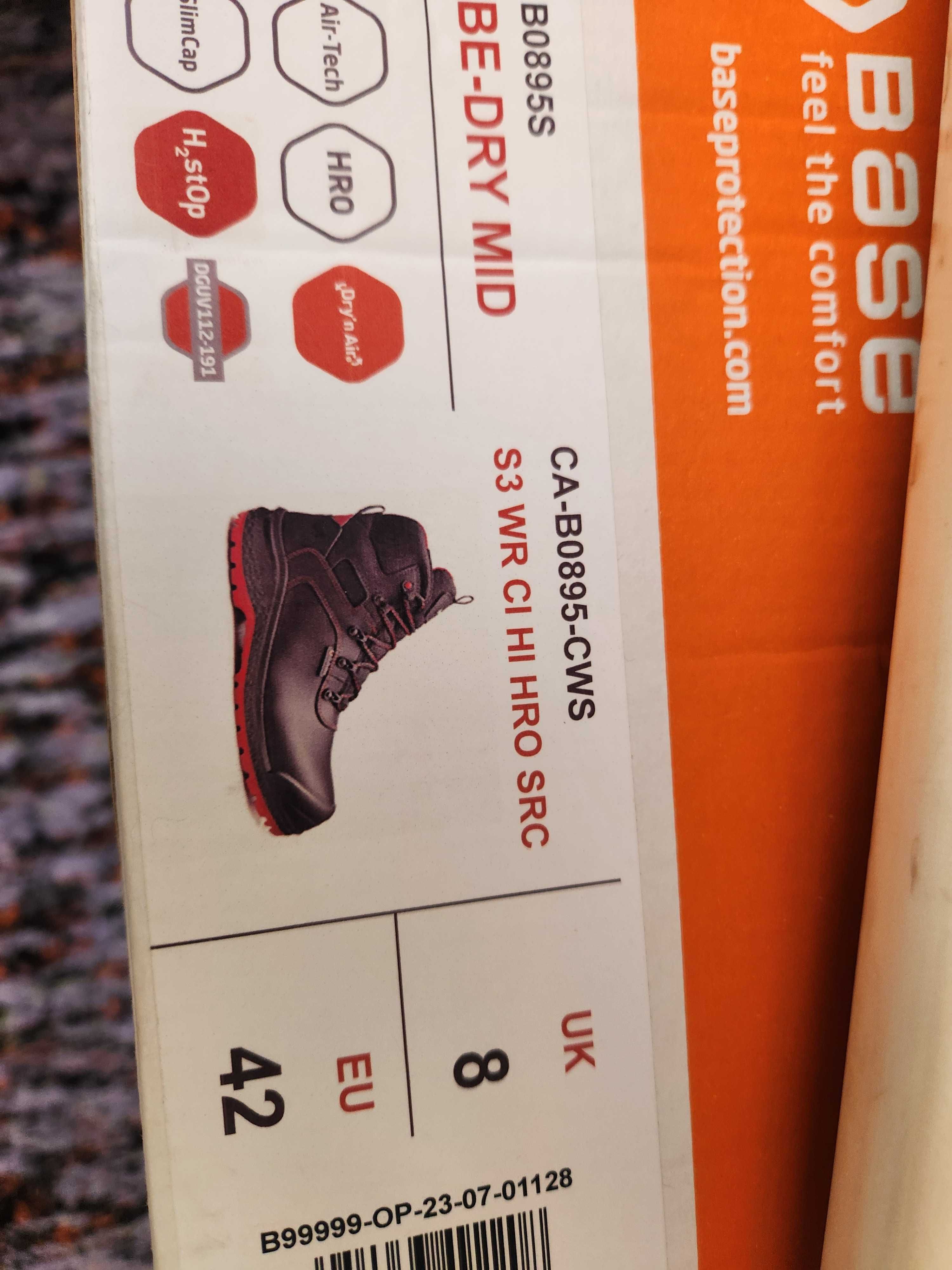 Botas novas de trabalho