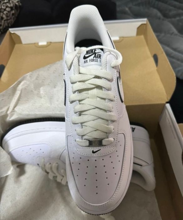 Air Force 1 Brancos com Tons Pretos