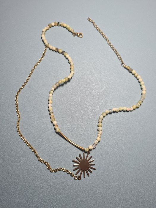 Wisiorek złoty słońce kamień naturalny stal
nierdzewna